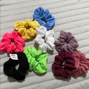 NWT Claire’s 9 scrunches